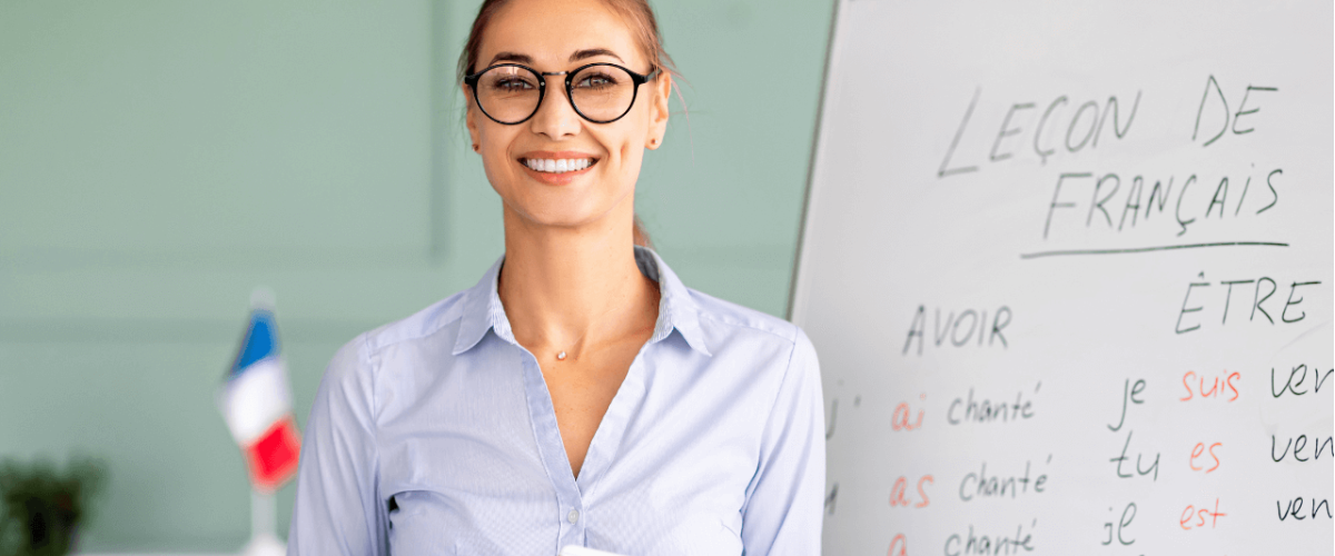 Illustrazione che spiega la regola dell'accordo del participio passato con l'ausiliare 'avere' nella lingua francese. In questo caso, il participio passato non si accorda con il soggetto, ma si accorda solo con il complemento oggetto diretto, se questo precede il verbo."